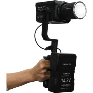 Nanlite Forza 60C com grip de bateria