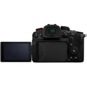 Panasonic LUMIX GH7 vista traseira com tela aberta