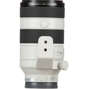 Sony FE 70–200mm f/4 Macro G OSS II em perfil traseiro