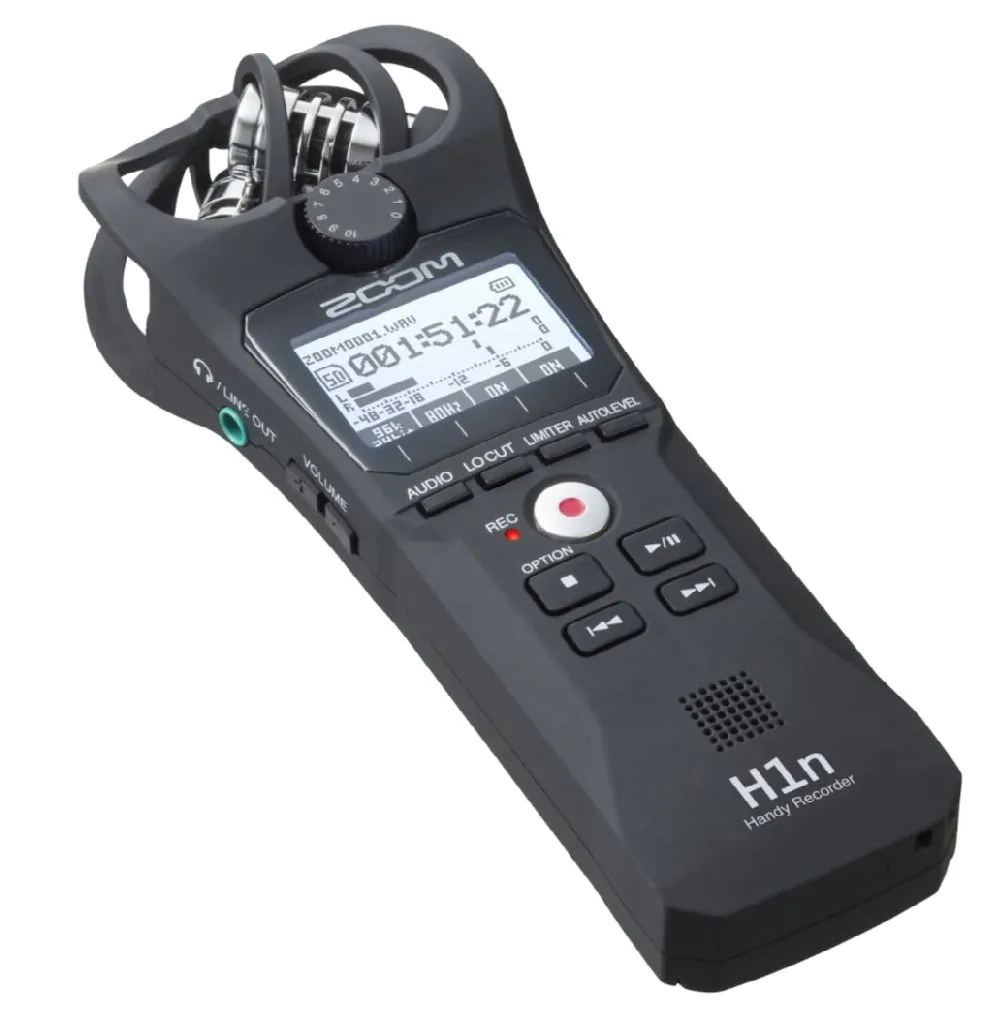 Gravador de Áudio Digital Zoom H1n — vista em três quartos Gravador Zoom H1n em ângulo
